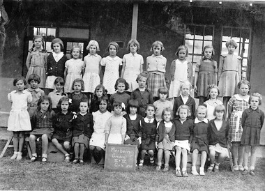 Photograph, Merbein Central School - Grade Three and Four girls, 1939