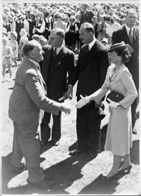 Photograph, Duke and Duchess of Gloucester's visit to Merbein, unknown