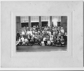 Photograph, Merbein State School Combined Grades1 and 2, 1918