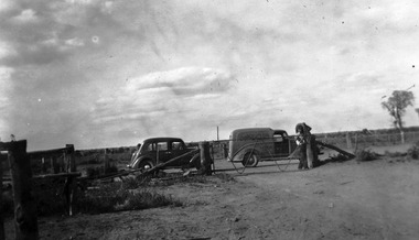 Photograph, Ice man  and Delivery van, c.1930's