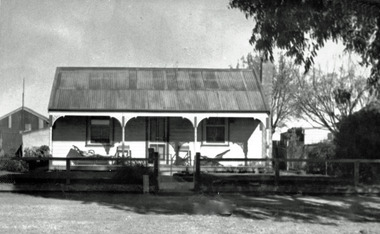 Photograph, Kimpton's House, 140 Commercial Street, Merbein, c.1938