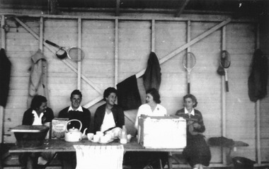 Photograph, Kenny Park Tennis Club Players, unknown