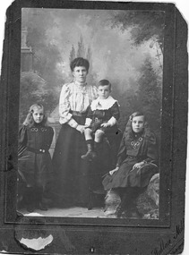 Photograph, Lehmann, Lilian 3 children, unknown