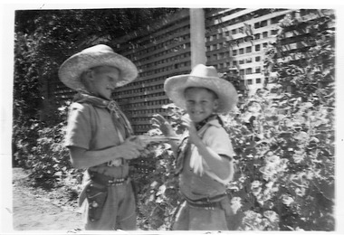 Photograph, Andrews, Geoffrey & Hinks, Noel, 5 Mar.1950