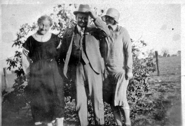 Photograph, Traeger, Gus, unknown