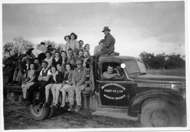 Photograph, Merbein Co-op Truck, 1945