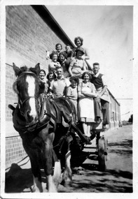 Photograph, Merbein Co-op Horse drawn cart with employees No 3, c.1943