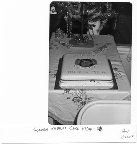 Photograph, Merbein Bowling Club Jubilee Cake, 1983