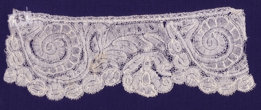 Textile - Honiton lace, Early 18th Century