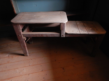 Furniture - Table