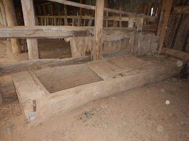 Container - Feed box/ trough