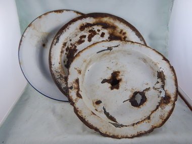 Domestic object - Plates, dinner