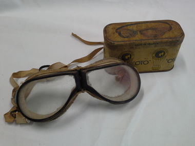 Goggles in tin, OTO, 1900-1910