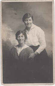 Postcard - Image, Vine's Studios, c1918