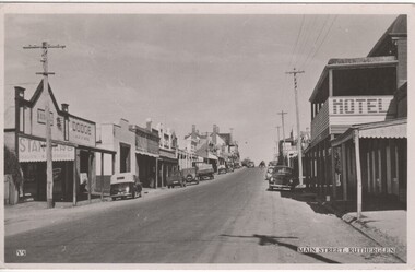 Postcard - Image, Main Street, Rutherglen, 1930s
