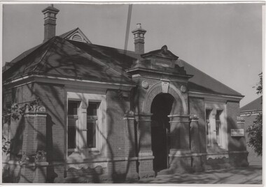 Image, Herald & Weekly Times, 1950