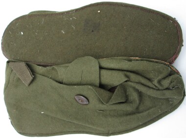 Uniform  Artillery Footwear, WW2 ?