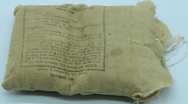Equipment - gauze wound First Field Dressing, Johnson and Johnson Pty Ltd, Circa 1940