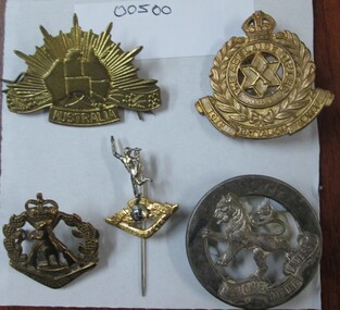 Badge - 1 Victorian Scottish, 2 Aust Inf QE2 crown, .3 Adelaide Rifles, 10th Bn Kings Crown .4 Unofficial Rising Sun Hat Badge