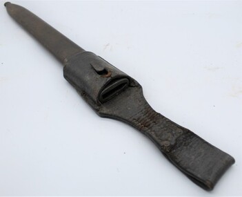 Weapon - Equipment Scabbard and frog, Leather scabbard, C WW1