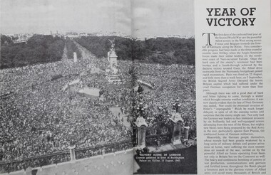 Book - The  war in pictures- Sixth year