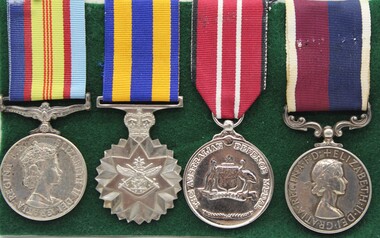 Medal - Vietnam Long Service & Good conduct medals, Awarded to T.E.Yanner- No5 Aircraft Construction Sqdn
