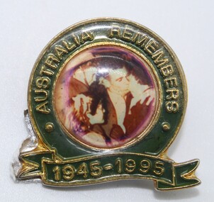 Badge - Australia Remembers 1945-1995