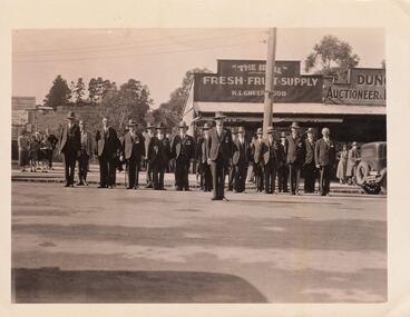 Photograph, Group of returned servicemen in Belgrave's main street, c. 1930s