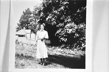 Photograph, Ethel Breen ready to go to Jack Breen's House