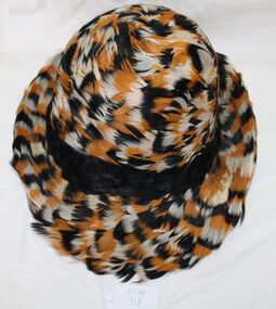 Headwear - Woman's feathered hat