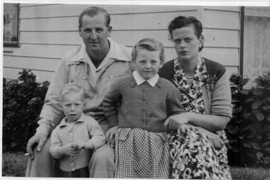 Photograph, Arthur and Madge Downton with their children Gail and Noel
