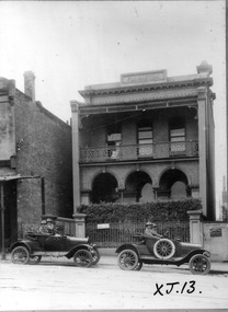 Early Melbourne District Nursing Society (MDNS) Headquarters, Ford Model T vehicles and MDNS Trained nurses