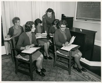 Royal District Nursing Service (RDNS) DON, Miss Evans, holding an Education session