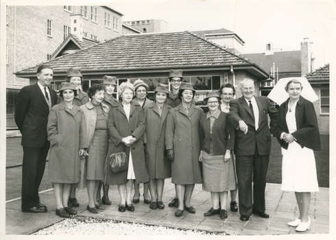 Matron Tupper and Sisters from the Melbourne District Nursing Service