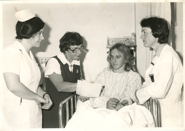 A Royal District Nursing Service (RDNS) Liaison Officer at work in a Hospital