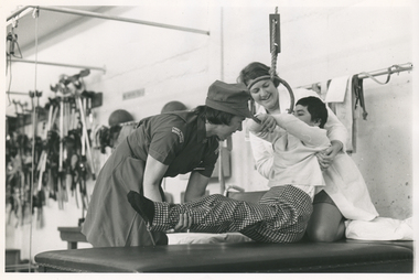 A Melbourne District Nursing Service (MDNS) Liaison Officer in a Hospital Physiotherapy Department