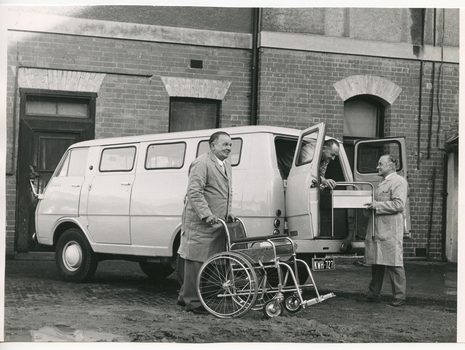 Placing equipment into the Royal District Nursing Service (RDNS) donated Van