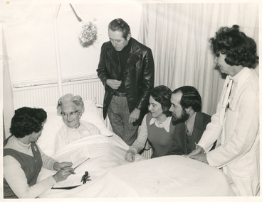A Royal District Nursing Service (RDNS) Liaison Officer at work in a Hospital