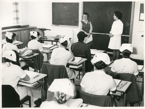 A Royal District Nursing Service (RDNS) Nurse Educator instructing nursing students at Western General Hospital