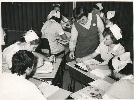 Royal District Nursing Service (RDNS) Nurse Educator instructing Student Nurses at Western General Hospital