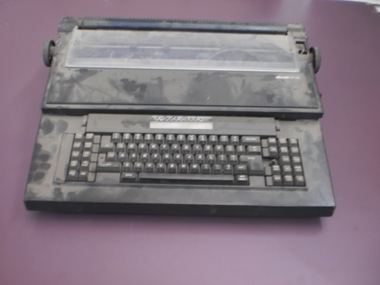 Electric typewriter