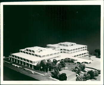 Photograph, A promotional display of a model of a hospital building of the proposed Essendon & District Memorial Hospital, circa 1980s - DEPARTMENT OF HEALTH - PUBLICITY PHOTOGRAPHS