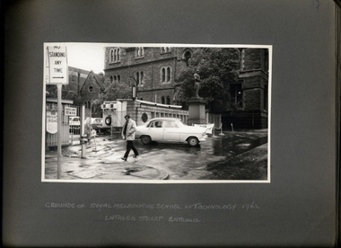 Photograph, A street view of the chest x-ray caravan operating in the grounds of RMIT Melbourne in 1962 - 2 of 3 Photos - Department of Health - Tuberculosis Branch - Publicity material