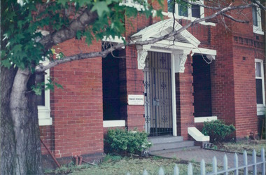 Photograph, Inner City Melbourne - Early 1980s - Entrance to Fawkner Mansions at 250 Punt Rd - City Landscapes - Photo taken by Property Management Services / Public housing