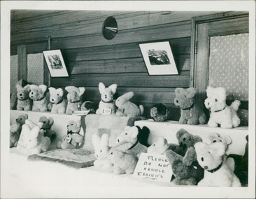 Photograph, Gresswell Sanitorium - Mont Park - Exhibition - Contribution to the post war effort - Exhibition - Children's Toys - June 1946