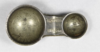 Haeusler Collection Lactogen baby formula measuring spoon, silver toned alloy