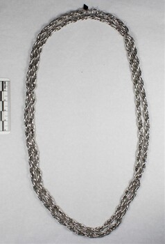 Silver toned Link Chain Necklace from the Sarah Coventry Jewellery Range c. 1970s-1980s, with 5cm scale
