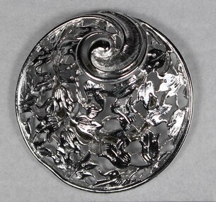 Silver toned Floral Design Scarf Clip from the Sarah Coventry Jewellery Range c. 1970s-1980s