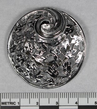 Silver toned Floral Design Scarf Clip from the Sarah Coventry Jewellery Range c. 1970s-1980s with 5cm scale