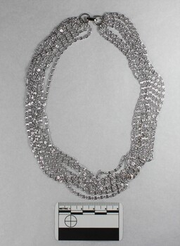Silver toned Chain Necklace choker style from the Sarah Coventry Jewellery Range c.1970s-1980s with 5cm scale